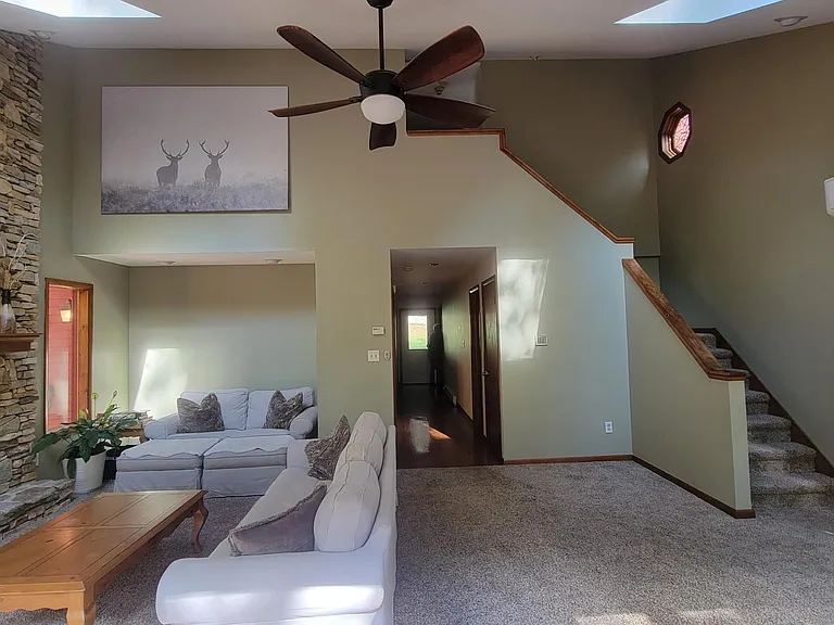 221 S Iroquois Cir — Photo 8