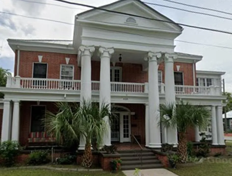 420 Sumner St #4