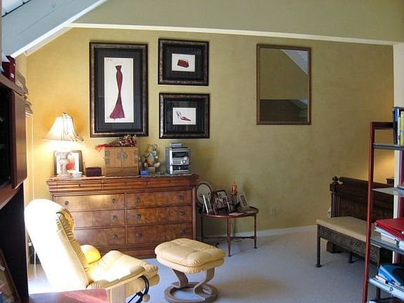 2nd image of 120 Amy Ann Ln
