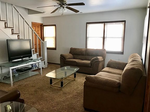2nd image of 216 Fairlawn Dr