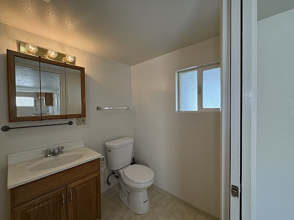 5th image of 832 W 1st St #11376097