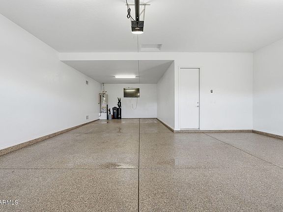 4th image of 210 E BERGAMOT Lane