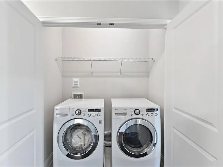712 Alden Dr — Photo 24