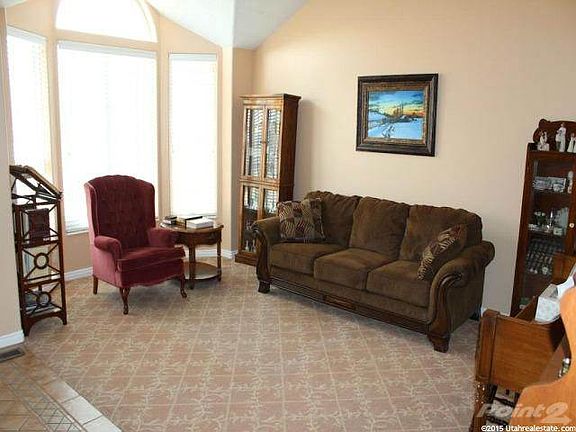 4 Bay Winows in formal living room