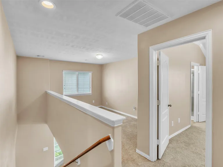 1418 Banbury Ct — Photo 14