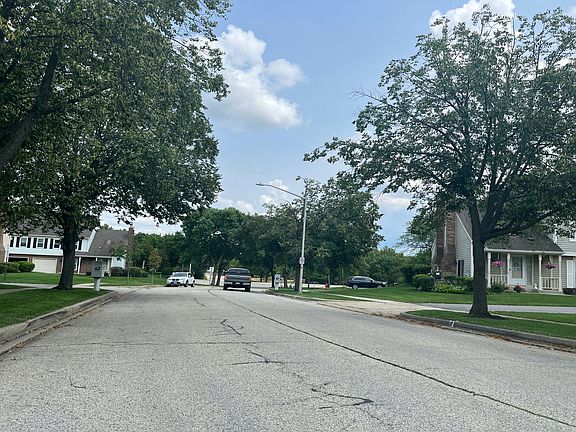5th image of 2671 College Hill Cir