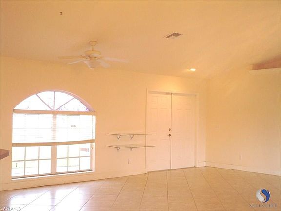 2nd image of 1013 NE 4th Pl