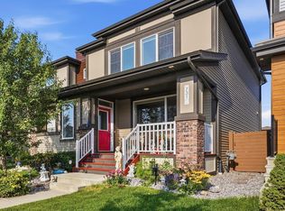 731 36th St SW, Edmonton, AB T6X2G6