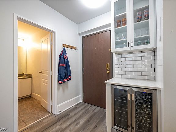 3rd image of 750 Prospect Ave E APT 801