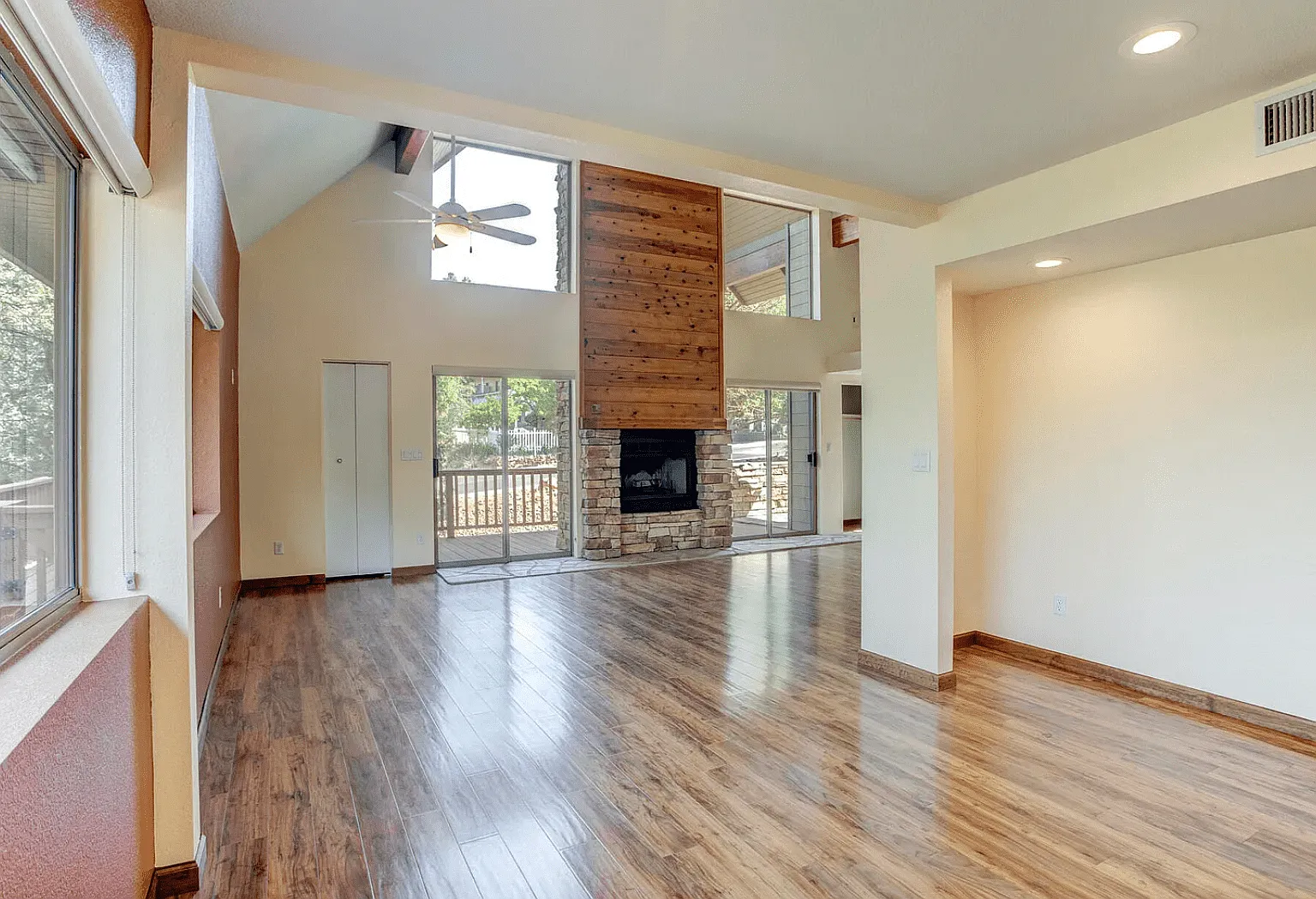 3 bed, 1692 sqft, $2,400 — Photo 4