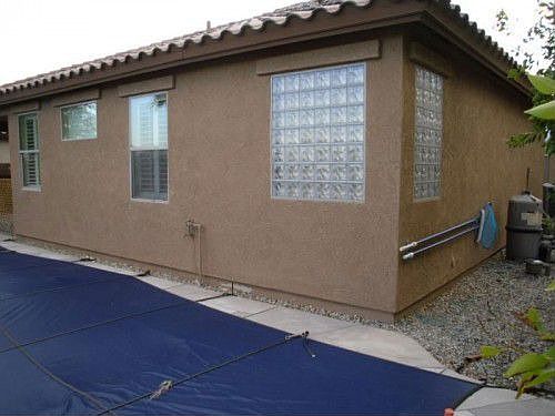4th image of 861 S 165th Dr