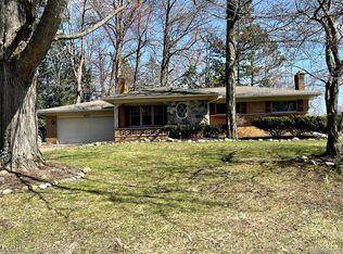 5824 Warbler Dr, Clarkston, MI