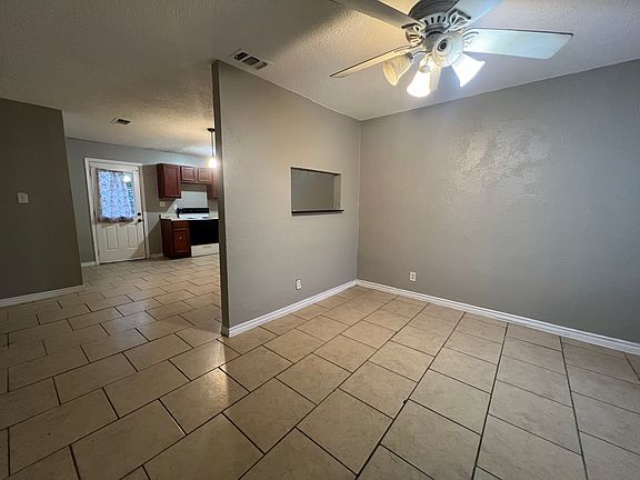 2nd image of 506 Kernan Dr