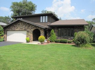 312 E Naperville Rd, Westmont, IL 60559