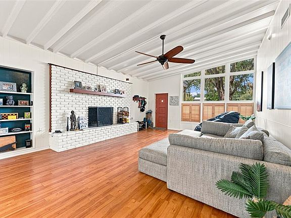 3rd image of 809 E RIVER DRIVE