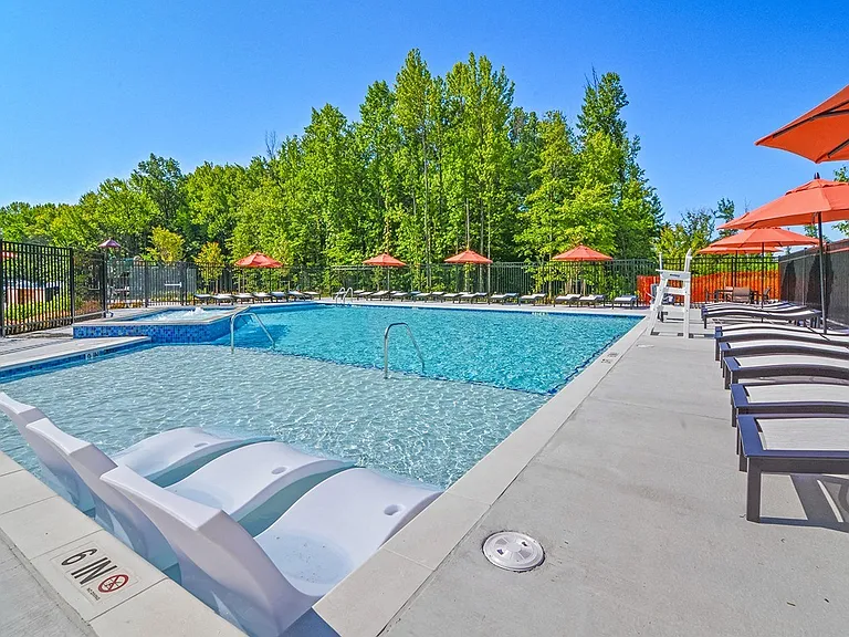 Fieldside Grande Apartments & Townhomes — Photo 41