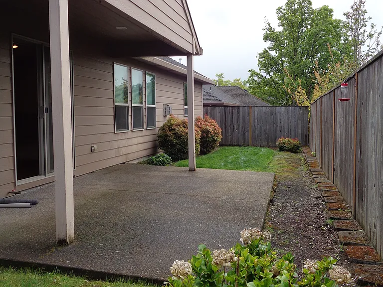 6439 Robin Hood St SE — Photo 42