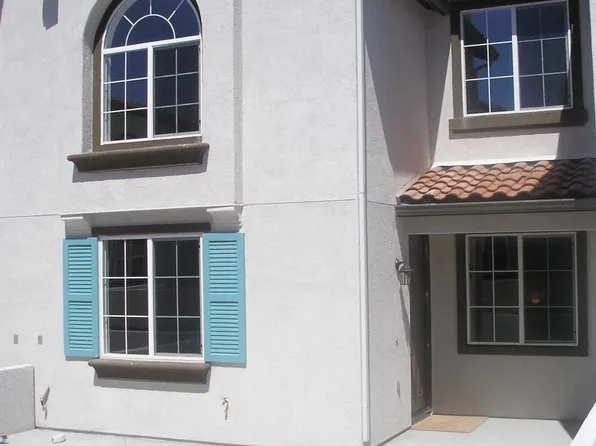 315 Dolphin Ln, Oceanside, CA