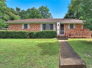 1015 W Acheson St, Denison, TX 75020