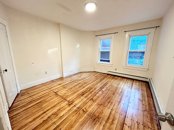 4th image of 81 Windsor St #2