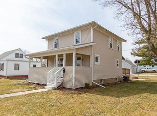 728 Woolf Ct, Rochelle, IL 61068