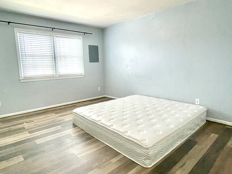 2100 Arctic Ave #14 — Photo 11