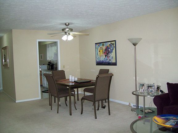 2nd image of 34110 Chagrin Blvd APT 6105