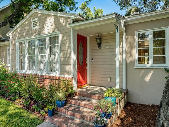 2nd image of 4546 Lasheart Dr