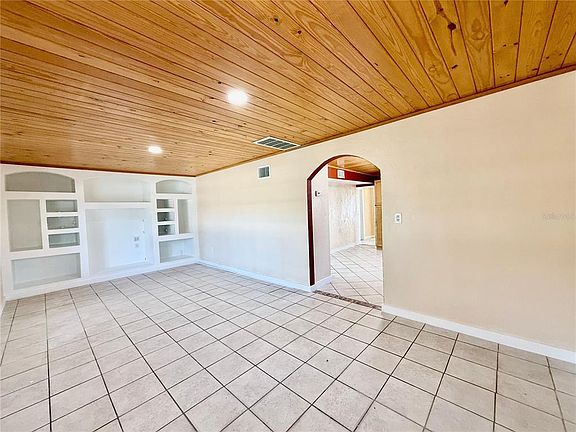 5th image of 5152 Isabelle Ave