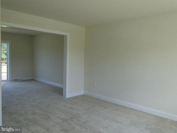 3rd image of 33 Tulpy View Dr Lot 10