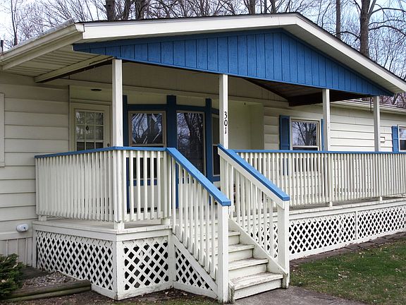 2nd image of 301 Ashwood Dr