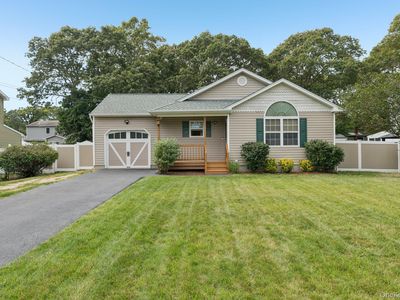 46 Broadway, Shirley, NY, 11967