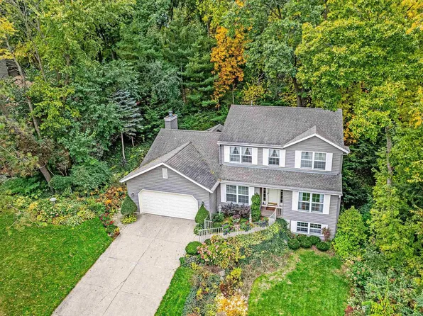 6108 RIVERCREST Drive, Mcfarland, WI 53558