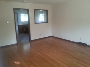 822 N Ridgeview Rd, Olathe, KS 66061