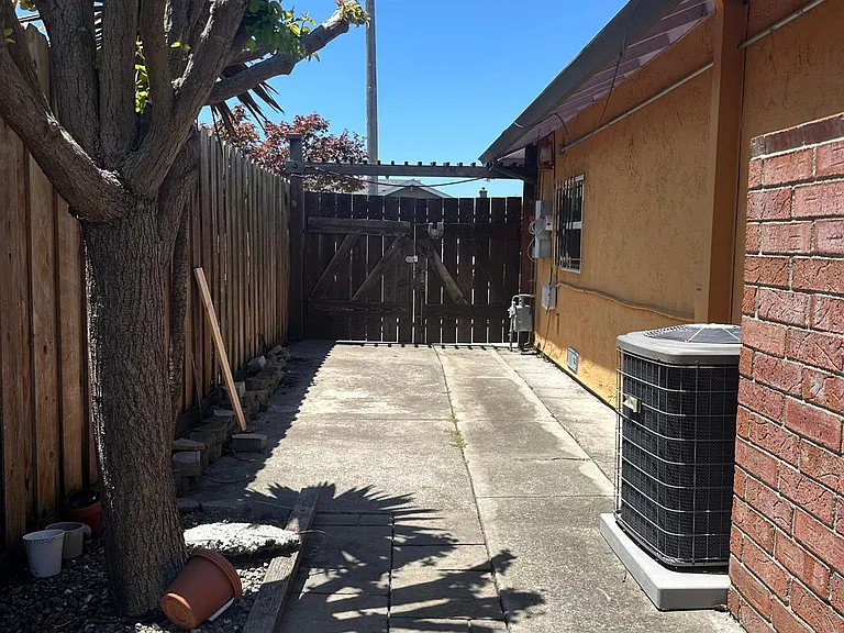 115 Azalea Ct — Photo 34