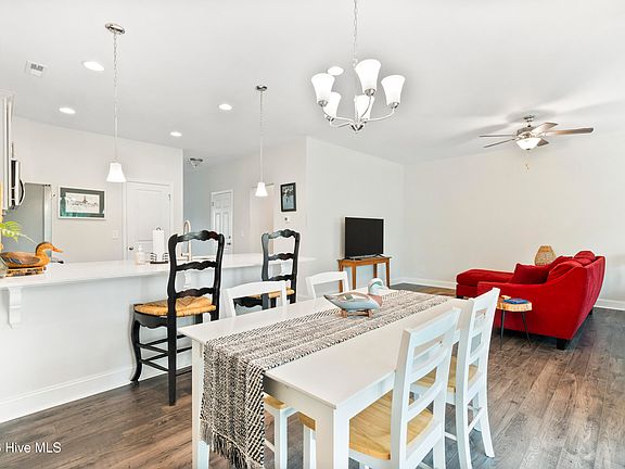 3rd image of 350 Trevally Court
