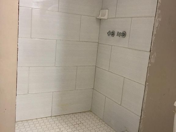 4th image of 6305 Green Valley Dr