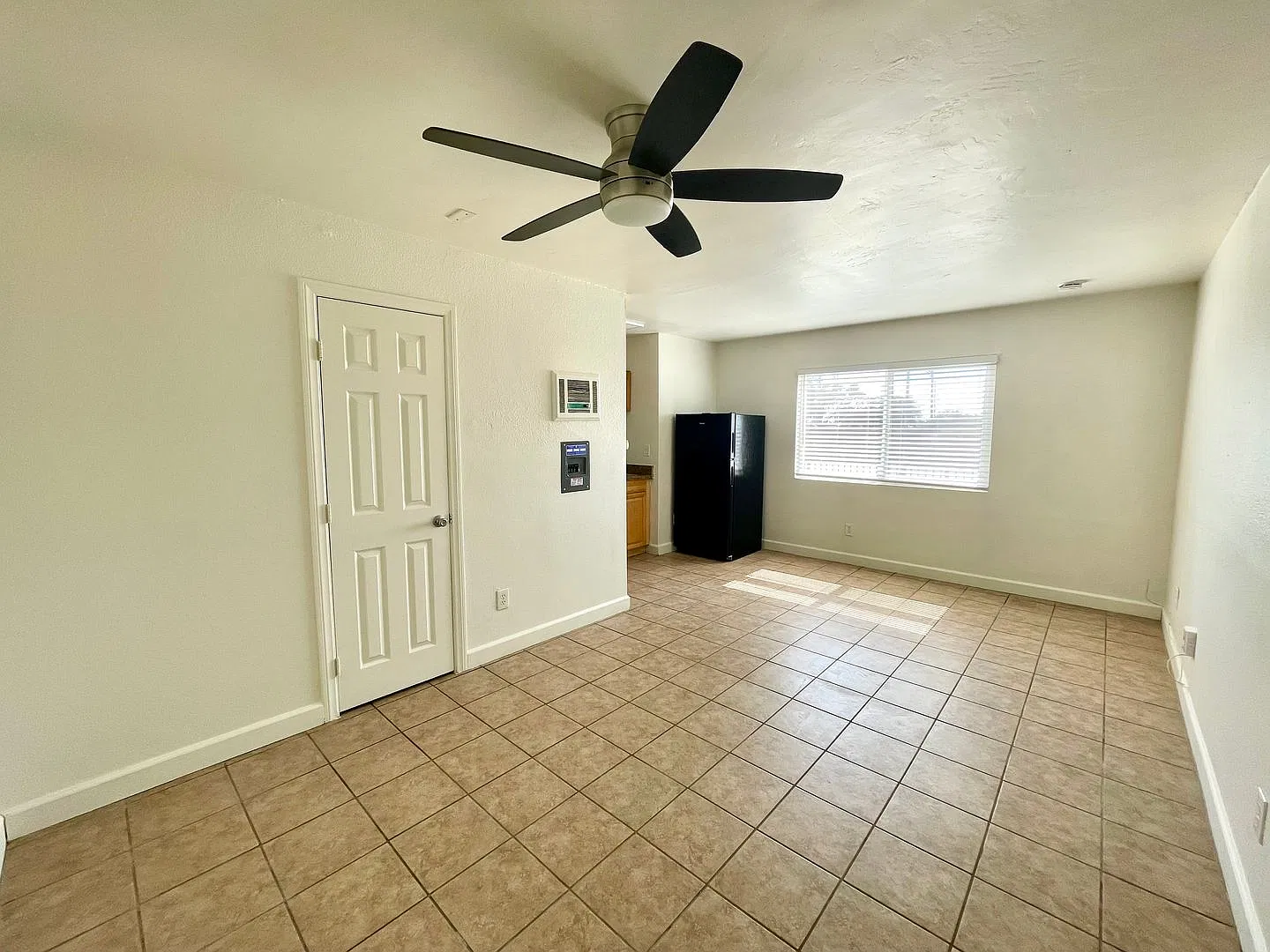 Golden Hill Apartments — Photo 3