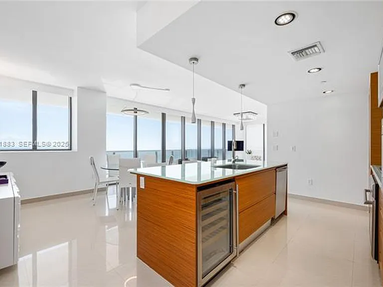5875 Collins Avenue Cu #1202 — Photo 18