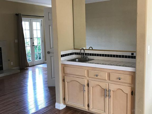 4th image of 2601 S Baldwin Ave Unit 2