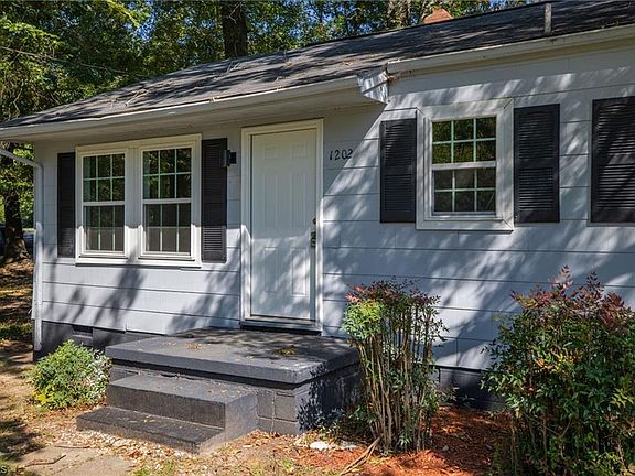 5th image of 1202 Hickory Ave