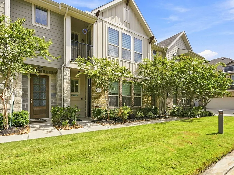 9460 Caddo Ridge Ln — Photo 2