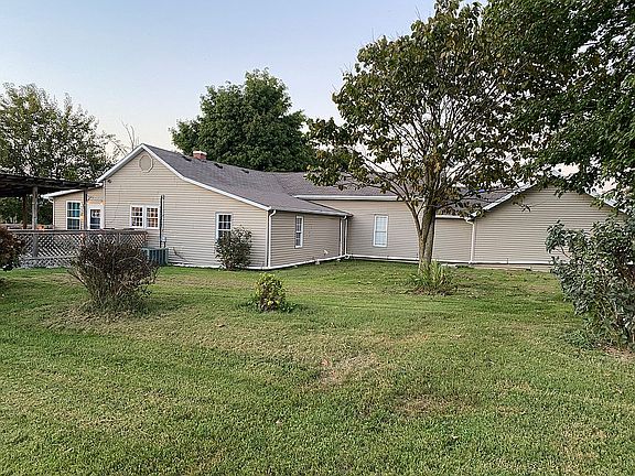 3rd image of 7439 Brownsville Rd