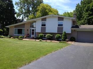 6896 Tamerlane Dr, West Bloomfield, MI 48322