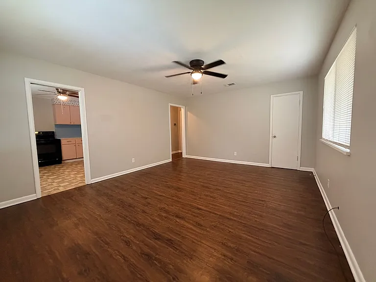 205-207 W J Avenue — Photo 2