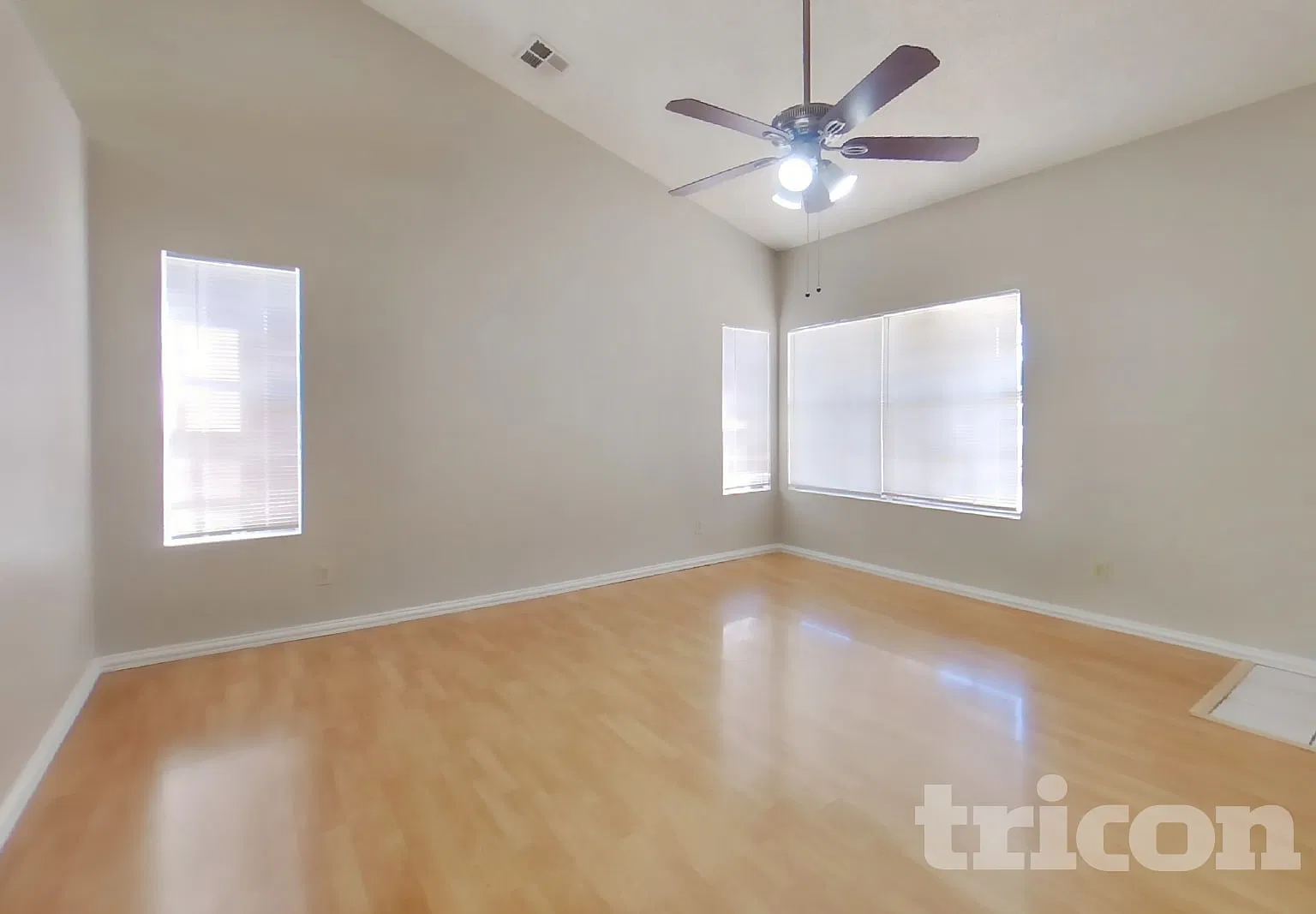 220 W Utopia Road Phoenix AZ — Photo 3