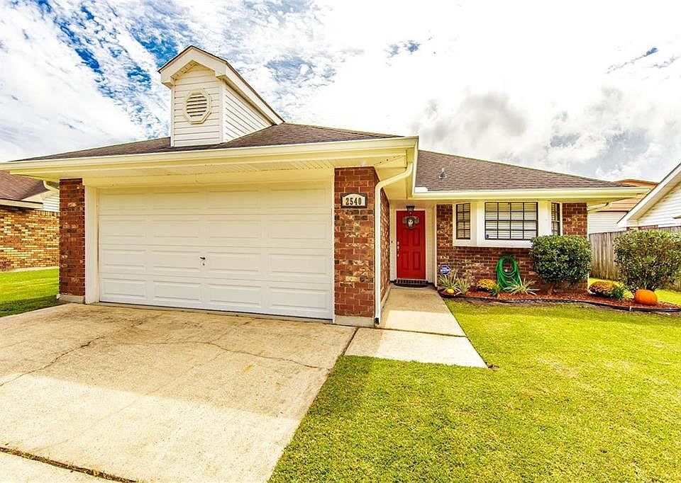 1st image of 2540 Long Branch Dr