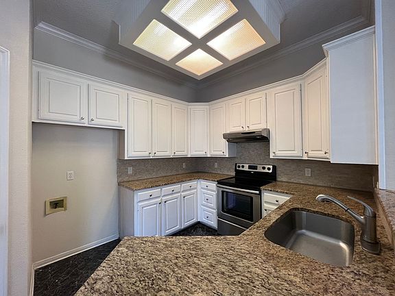 2nd image of 10605 Sierra West Dr