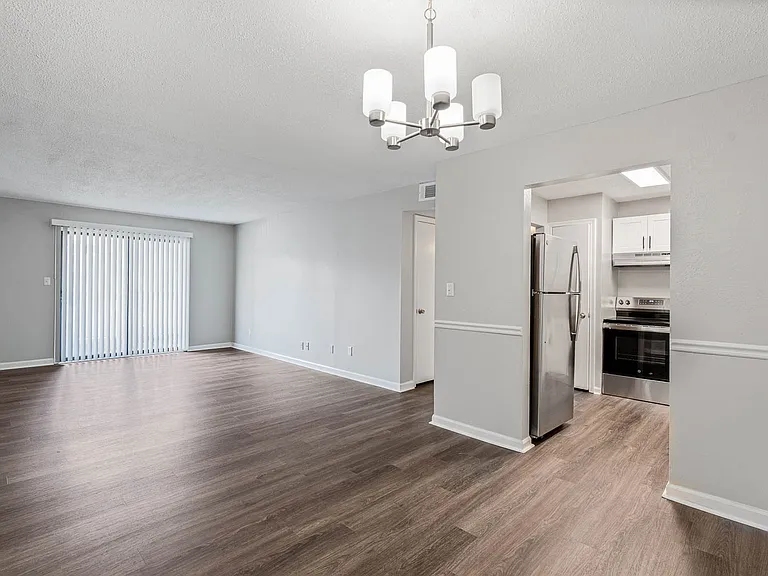Rocky Creek Apartments — Photo 12