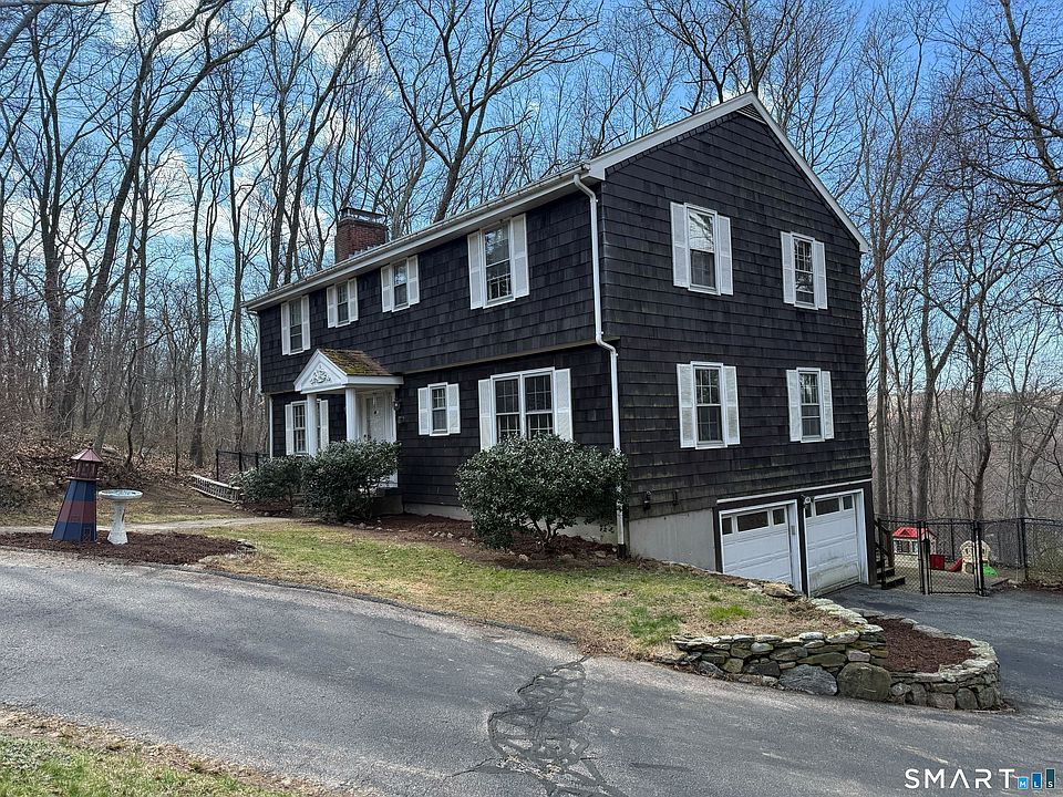 1st image of 7 Laurel Hill Drive South